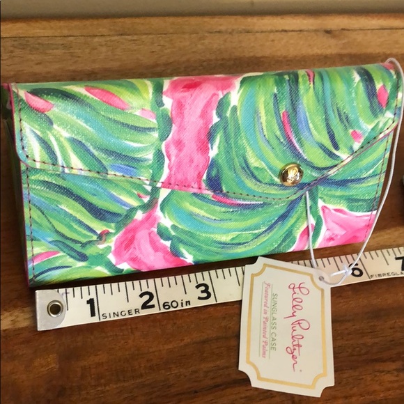 Lilly Pulitzer Sunglasses case - Picture 3 of 6